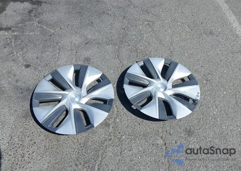 2023 Tesla Model Y Awd/Long Range Dual Motor All-Wheel Drive from USA, damaged, VIN 7SAYGAEE5PF619913